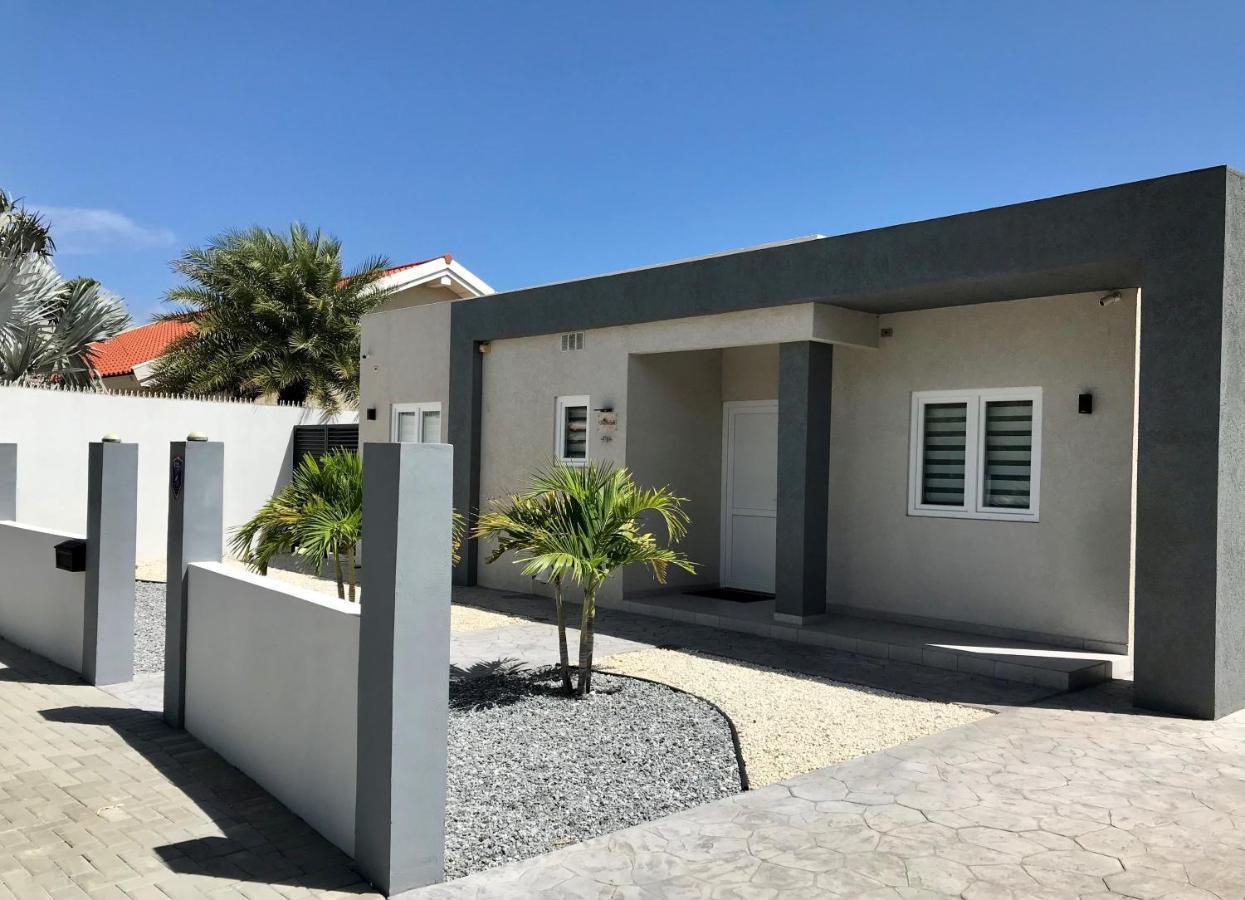 Beautiful Luxury Villa With Private Pool Palm Beach Exteriör bild